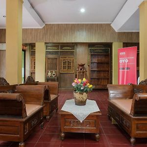 OYO 585 Hotel Perwita Sari